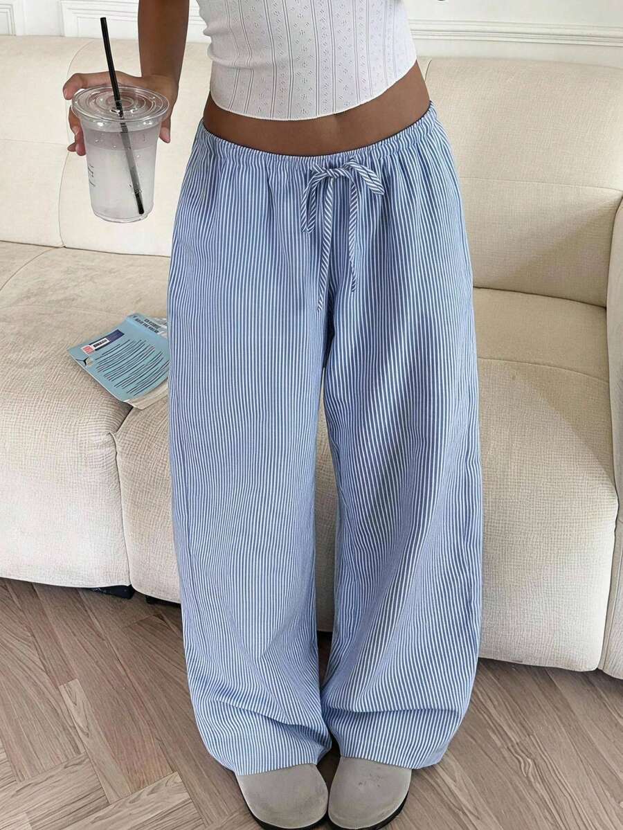 Pantalones casuales con estampado a cuadros para mujer.