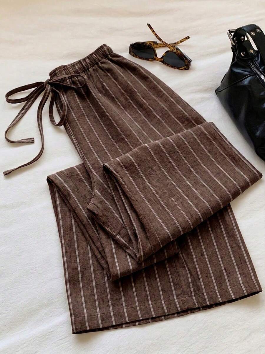 Pantalones casuales con estampado a cuadros para mujer.